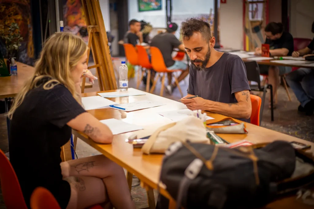 Encontro e prática de desenho na Casa Locomotiva