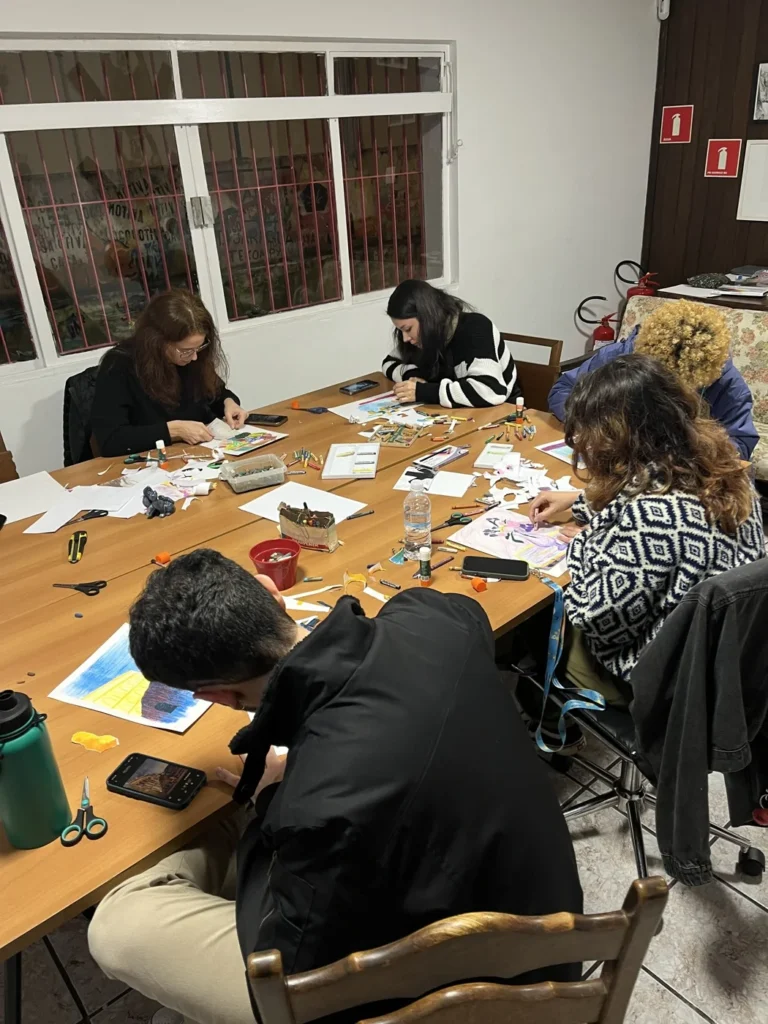 Estudos e processos no ateliê da Casa Locomotiva